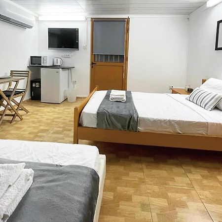 Comfortable, Modern Studio Apartment Protaras Bagian luar foto